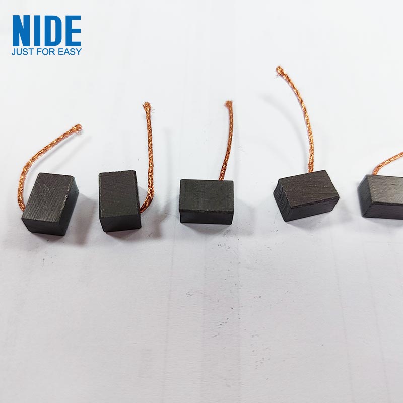 Balai de charbon pour moteur